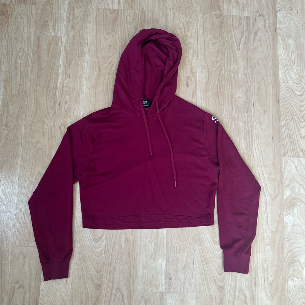 Women’s Oakley Performance Fit Burgundy Cropped Hoodie